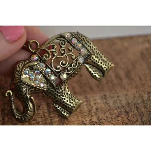Pretty Elephant Pendant on Long Chain - Picture 3 of 9